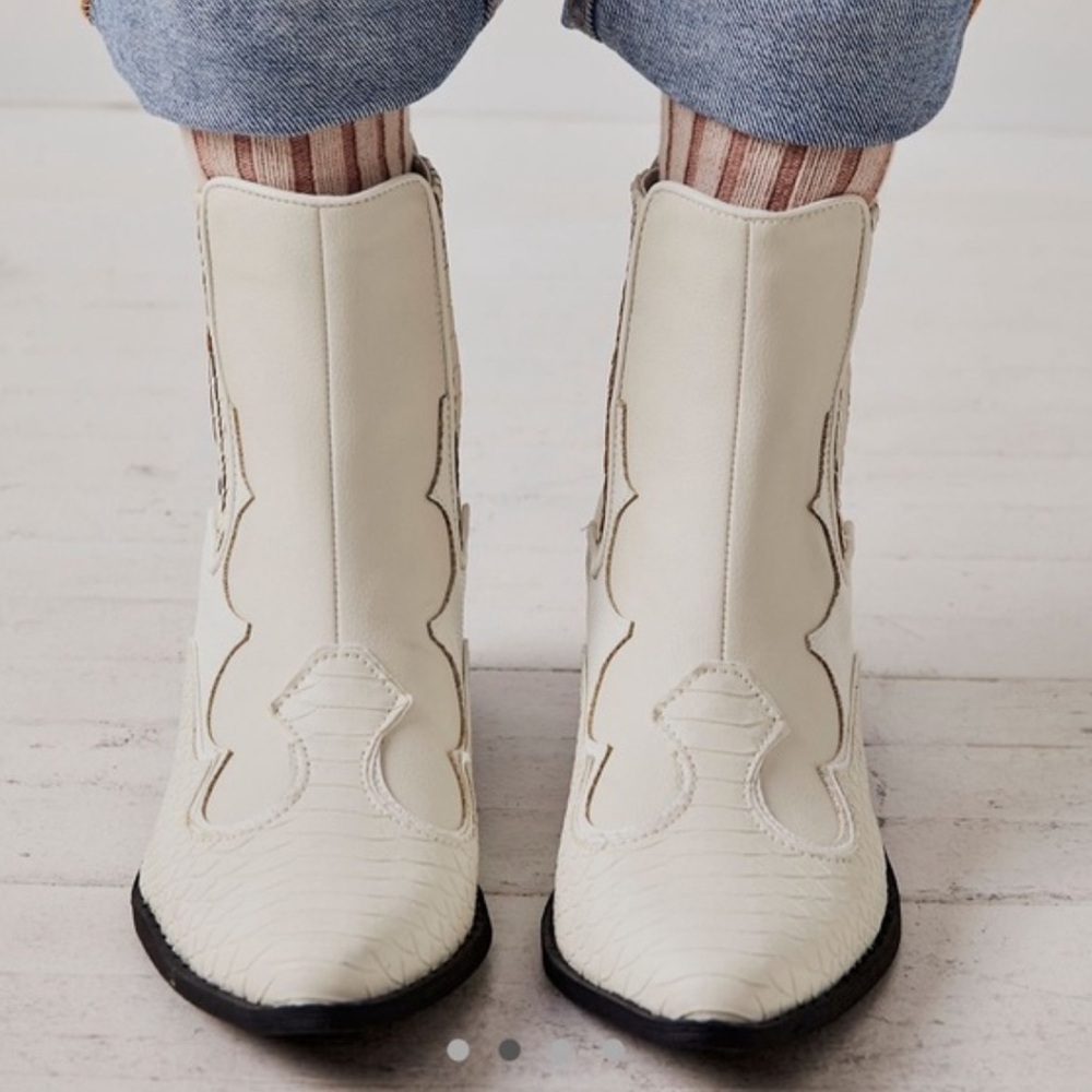 Coconuts by Matisse Cream Western Ankle Boots